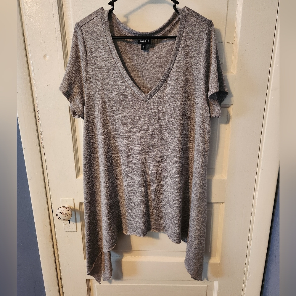 Torrid gray v-neck tunic Size 12